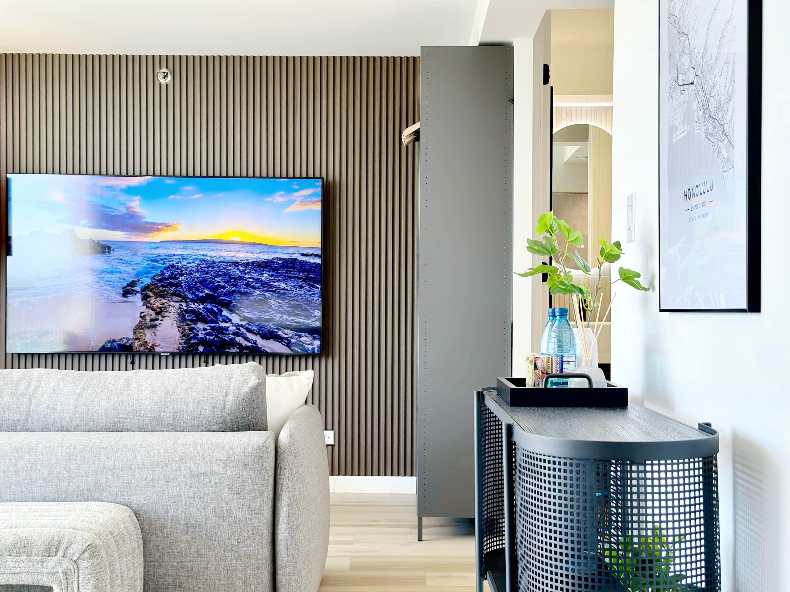 Penthouse Upscale Oceanview King Studio Near Beach - Image 9