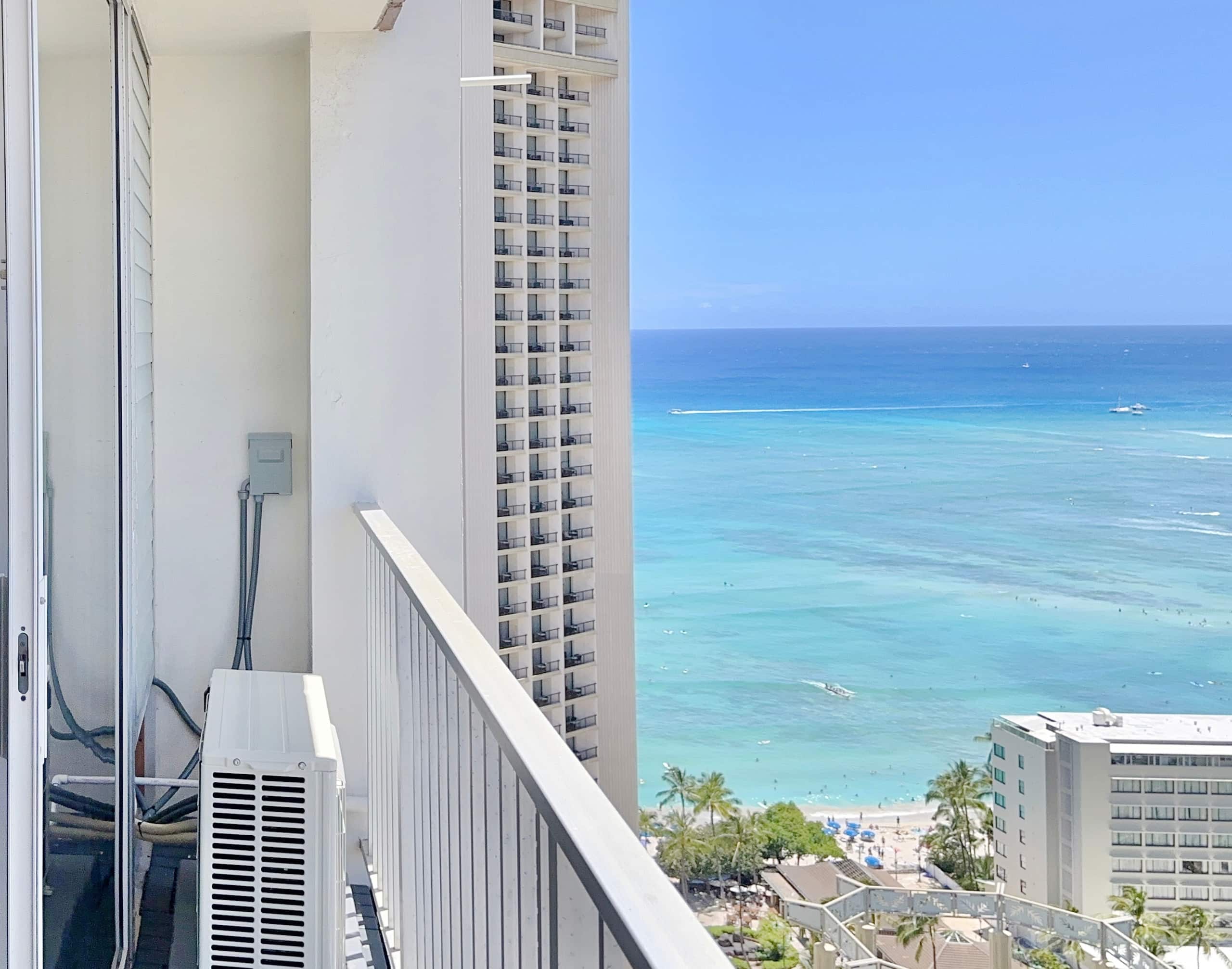 Penthouse Upscale Oceanview King Studio Near Beach - Image 5
