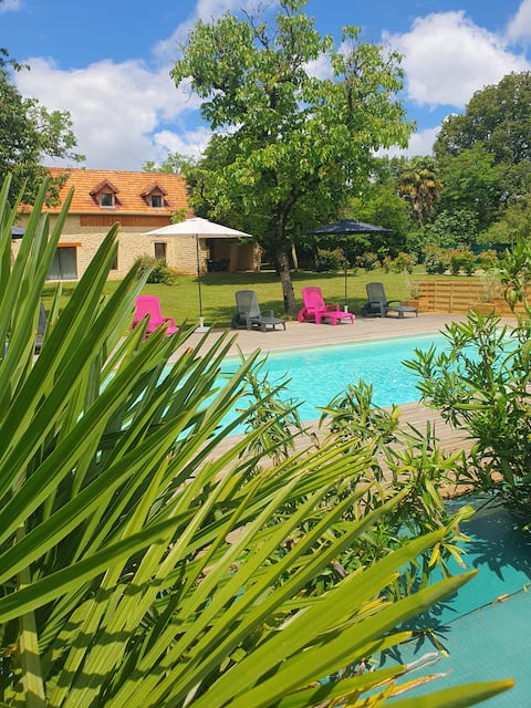 Cottage with pool near Sarlat
