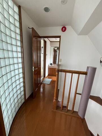 Duplex Family Apartment – 2 mins to station gallery image 5