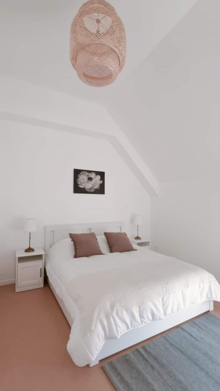 საძინებელი 1