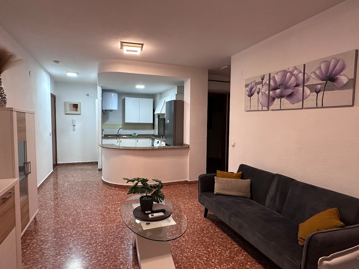 Top Airbnb: Comfortable Apartment in Fair Zone in Pobles De L'oest