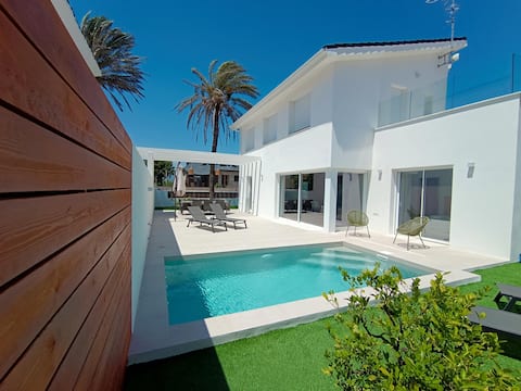 Popular Airbnb listing: Colinazul-A in Cullera
