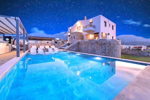 Grey Grand Villa Private Pool