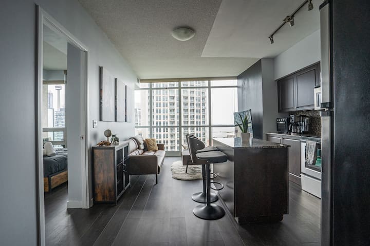Fort York DT Toronto Condo | 2bd/2bth | CN T+Lake