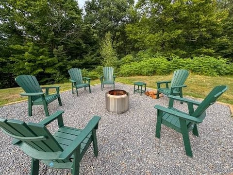 Lake View Retreat • Fire Pit • Sleeps 10