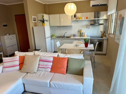 Popular Airbnb listing: Bright Coastal Apartment with Lovely Views in Durrës