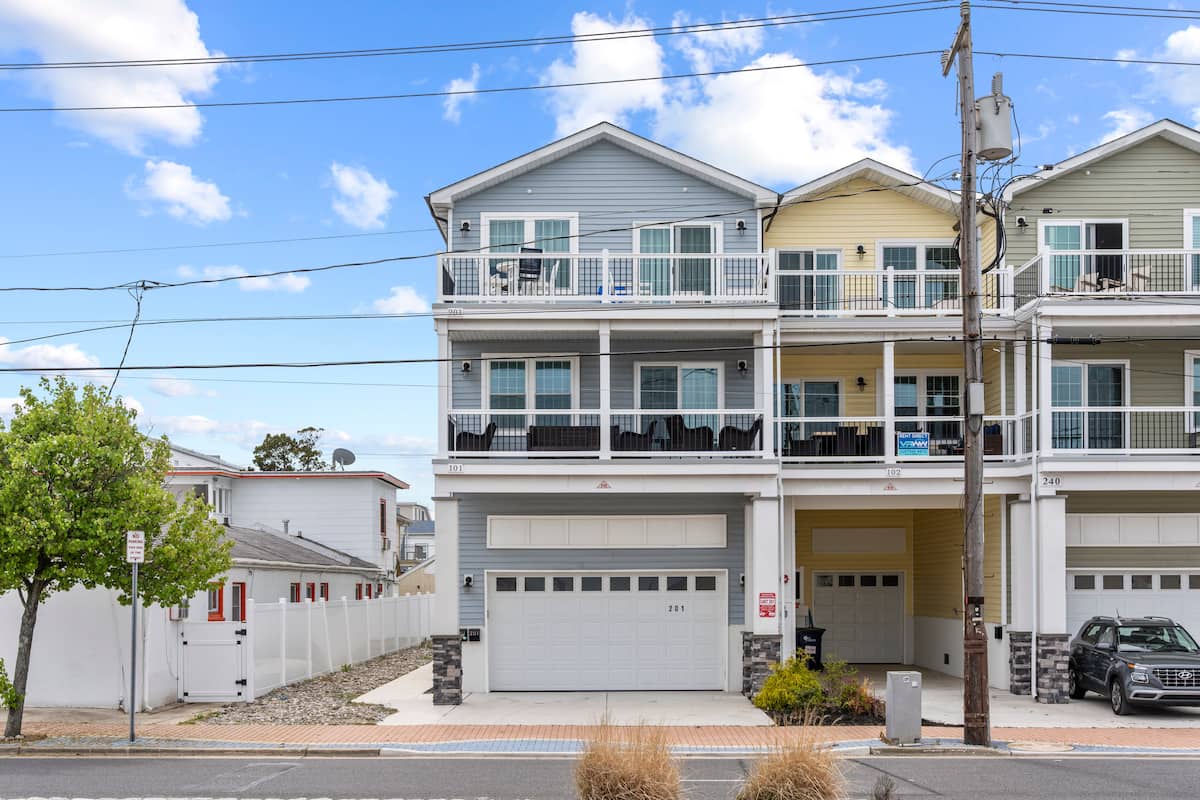 3BD · Walk to Beach · King Size Bed