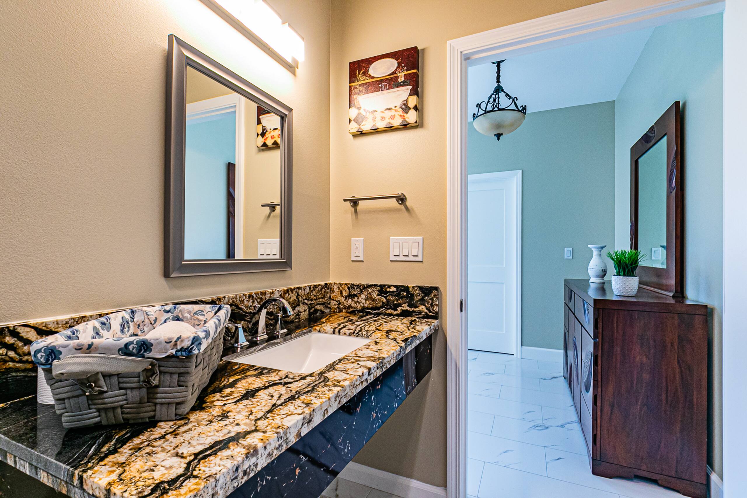 Home in Hilo · ★5.0 · 5 bedrooms · 6 beds · 4 shared baths - Image 55