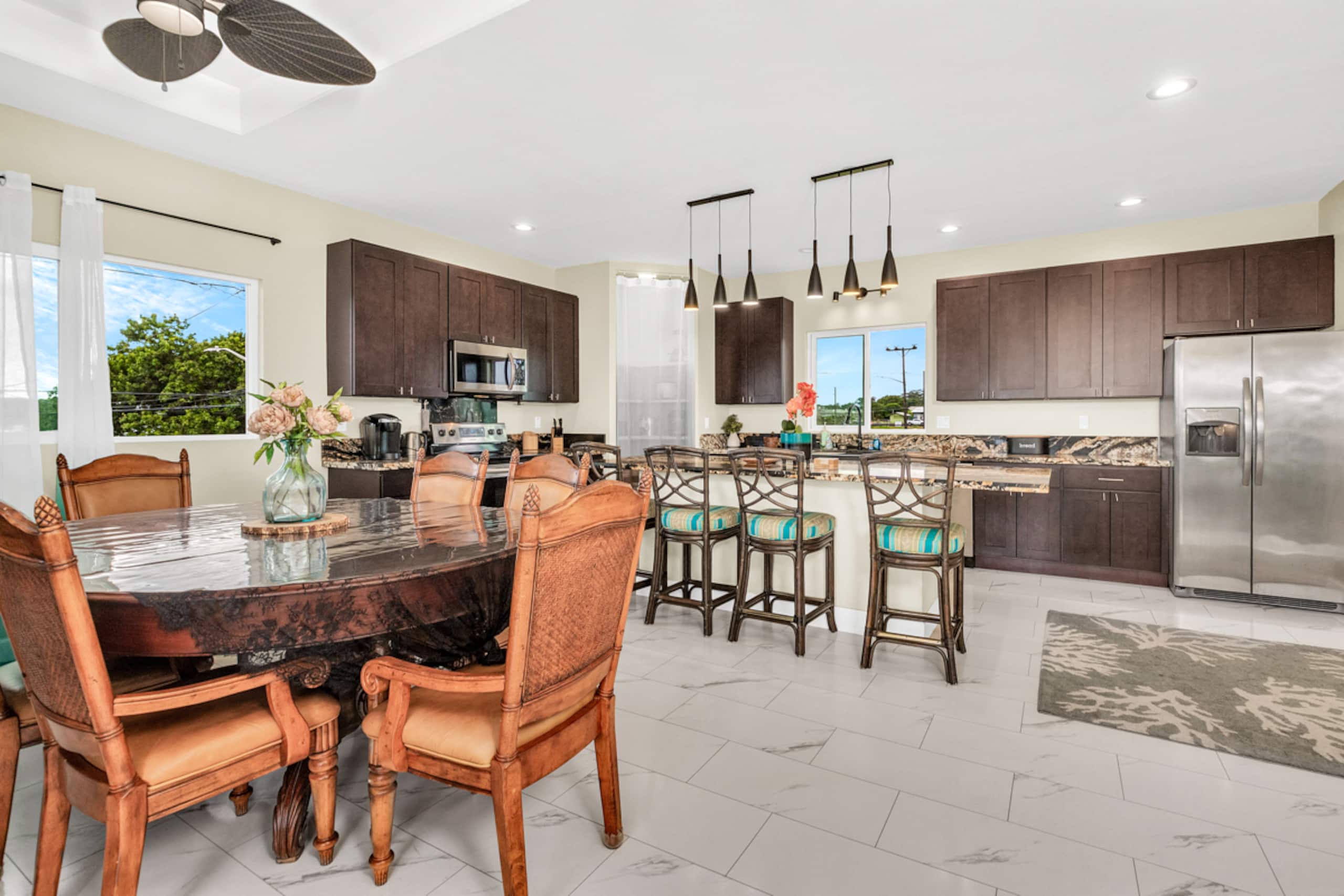 Home in Hilo · ★5.0 · 5 bedrooms · 6 beds · 4 shared baths - Image 20