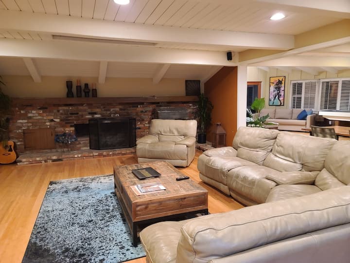 Spacious  Home W/yard, Grill, Hot Tub, Near Sofi - South Los Angeles - Los Angeles