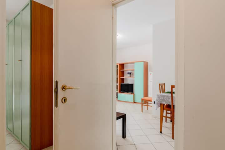 Guesthost - Seaside Sanctuary W/ Balcony & Parking - Rimini