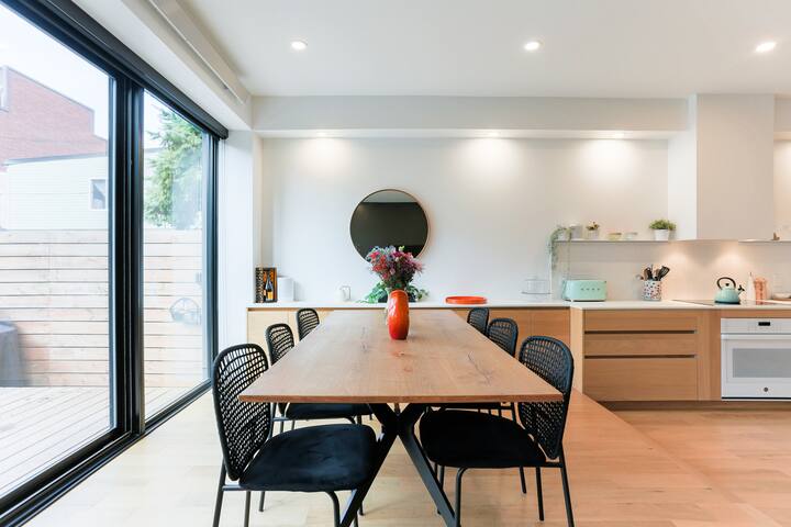 La Percée-3200sq luxuary 4BD and 3 bathrooms gallery image 4