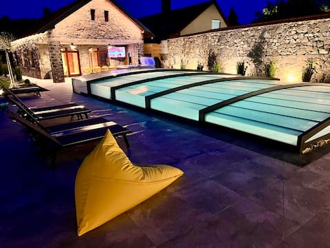 Villa April