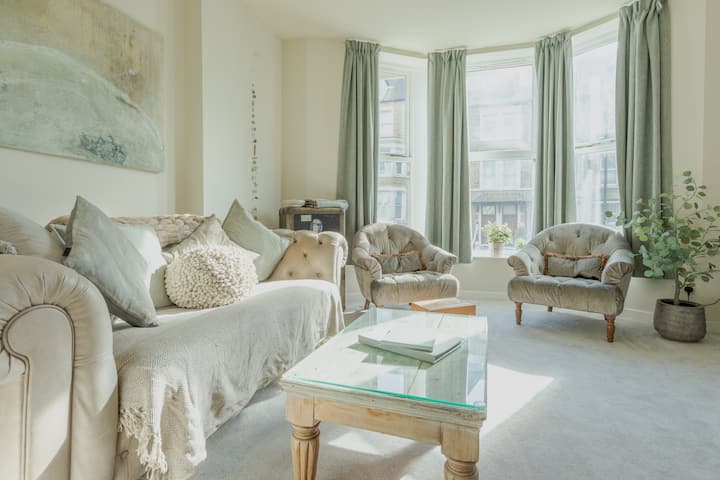 Elegant Ground Floor Seaside Holiday Home - Morecambe