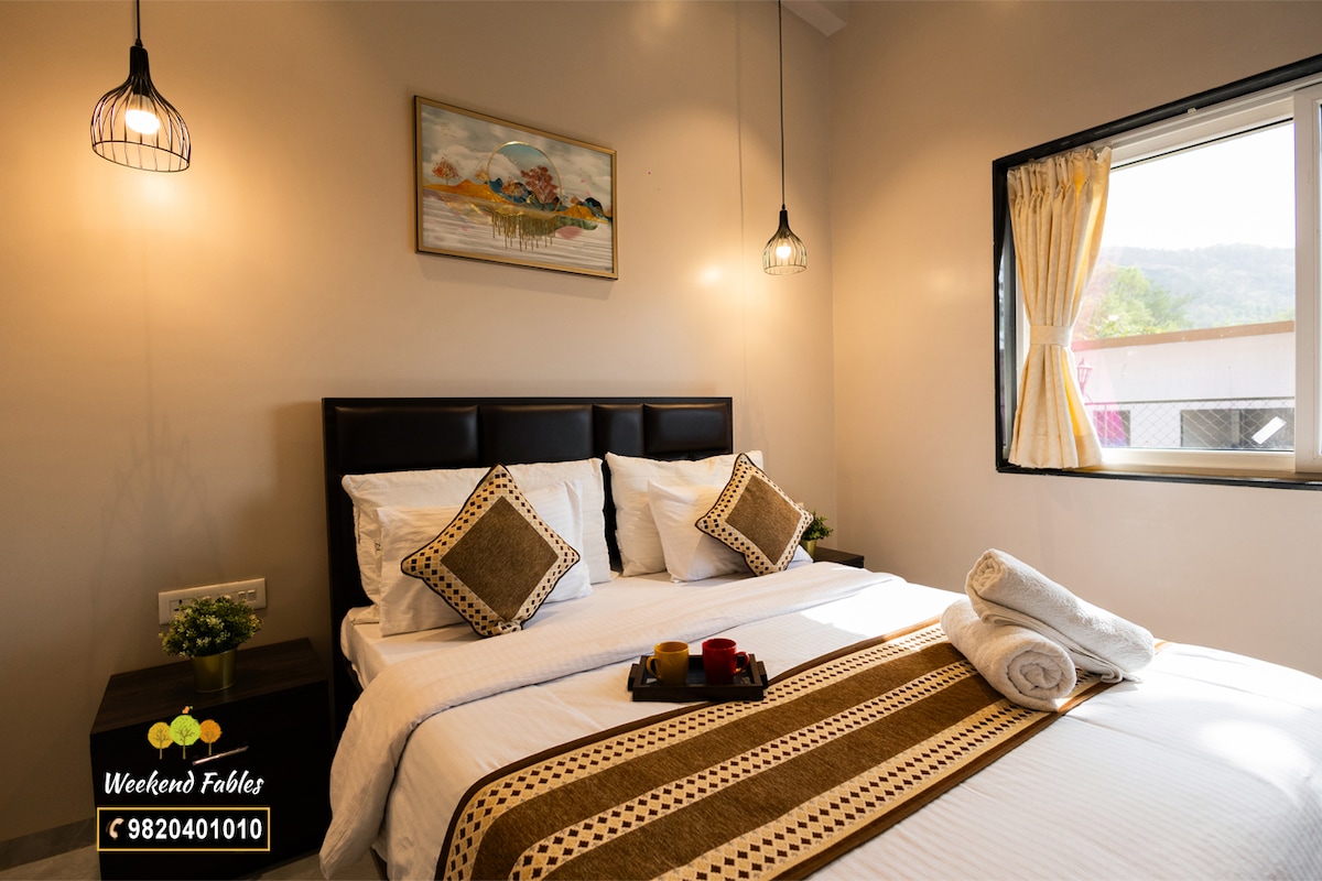 Dhomat e gjumit ngjallin një atmosferë të ngrohtë dhe mikpritëse, duke premtuar rehati maksimale mes një mjedisi të qetë. Çdo dhomë gjumi ka një krevat dopio "queen", ajër të kondicionuar, një gardërobë dhe një banjë ngjitur.