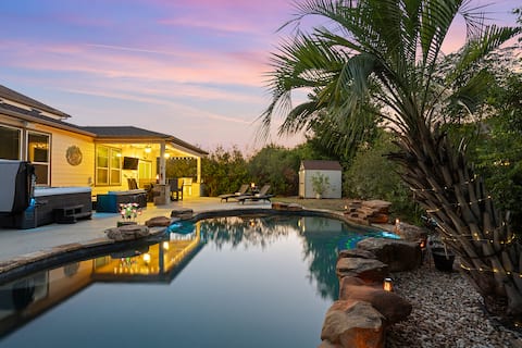 Casa Bella - Luxury Home - Pool, Hot Tub, Fire Pit