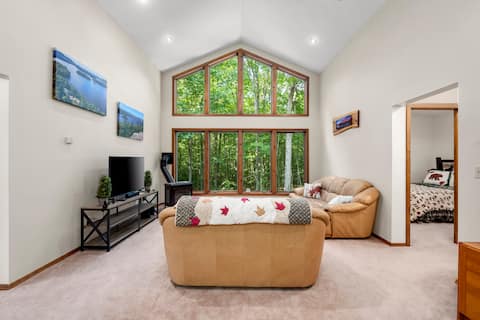 Relaxing & Spacious Coyote Woods