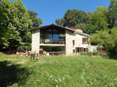 Les Favouilles, the 15-seater cottage