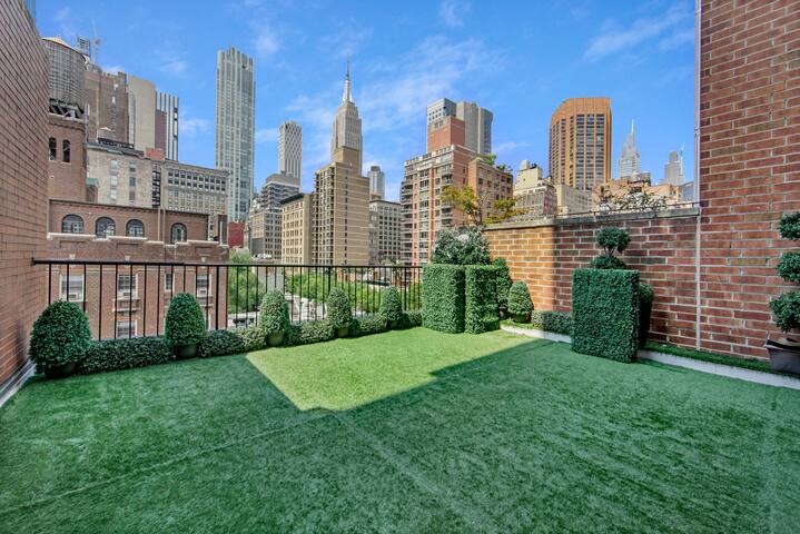 Luxury Vibe Penthouse Triplex in NYC gallery image 5