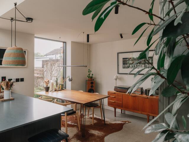 TÍ Stanley |Dublin| Architect Designed Home|2 Bed gallery image 5