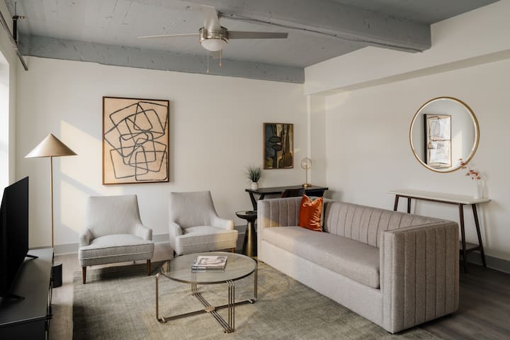 Kasa Capitol Hill | 2BD Near Bridgestone & Ascend