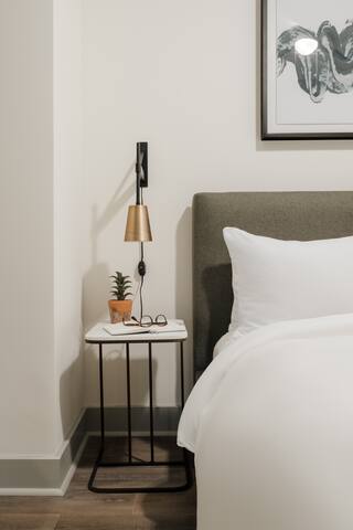 Kasa Capitol Hill | 2BD Near Bridgestone & Ascend gallery image 5