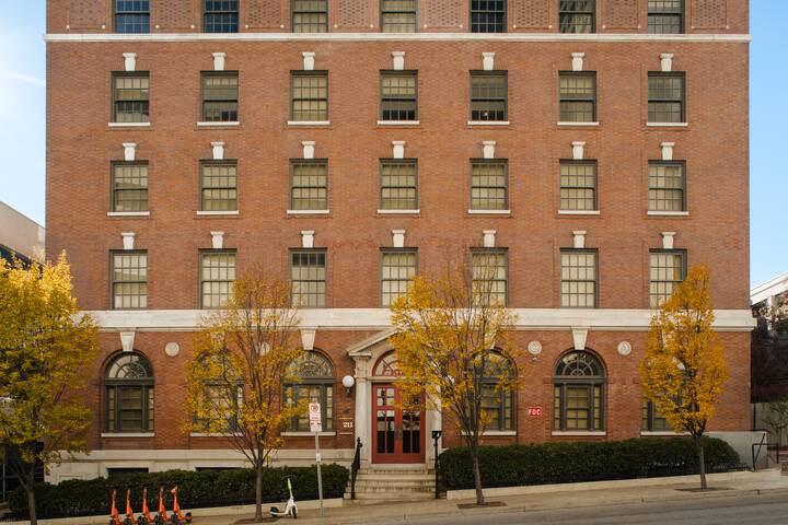 Kasa Capitol Hill | 2BD Near Bridgestone & Ascend gallery image 3