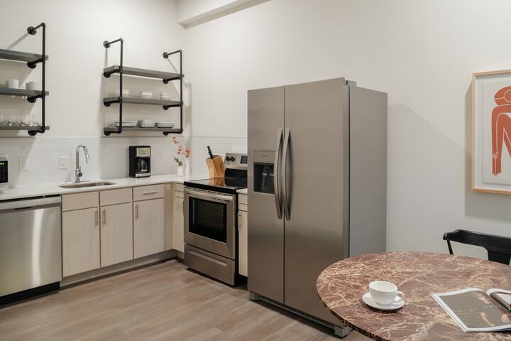 Kasa Capitol Hill | 2BD Near Bridgestone & Ascend gallery image 2
