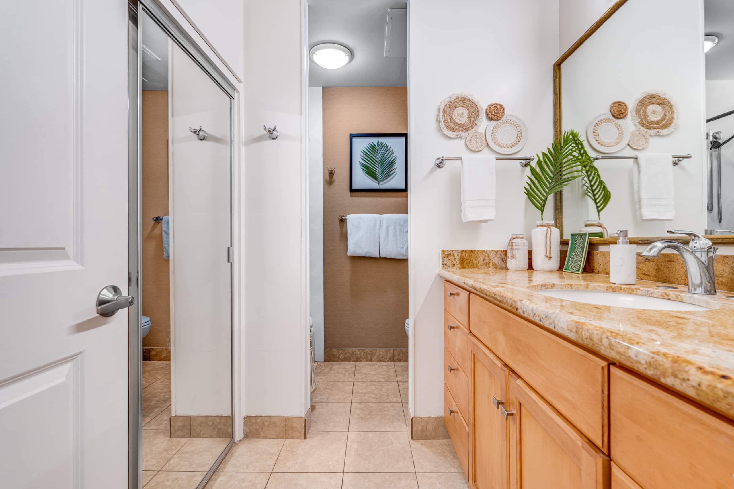 Condo in Lahaina · ★4.98 · Studio · 1 bed · 1 bath - Image 15
