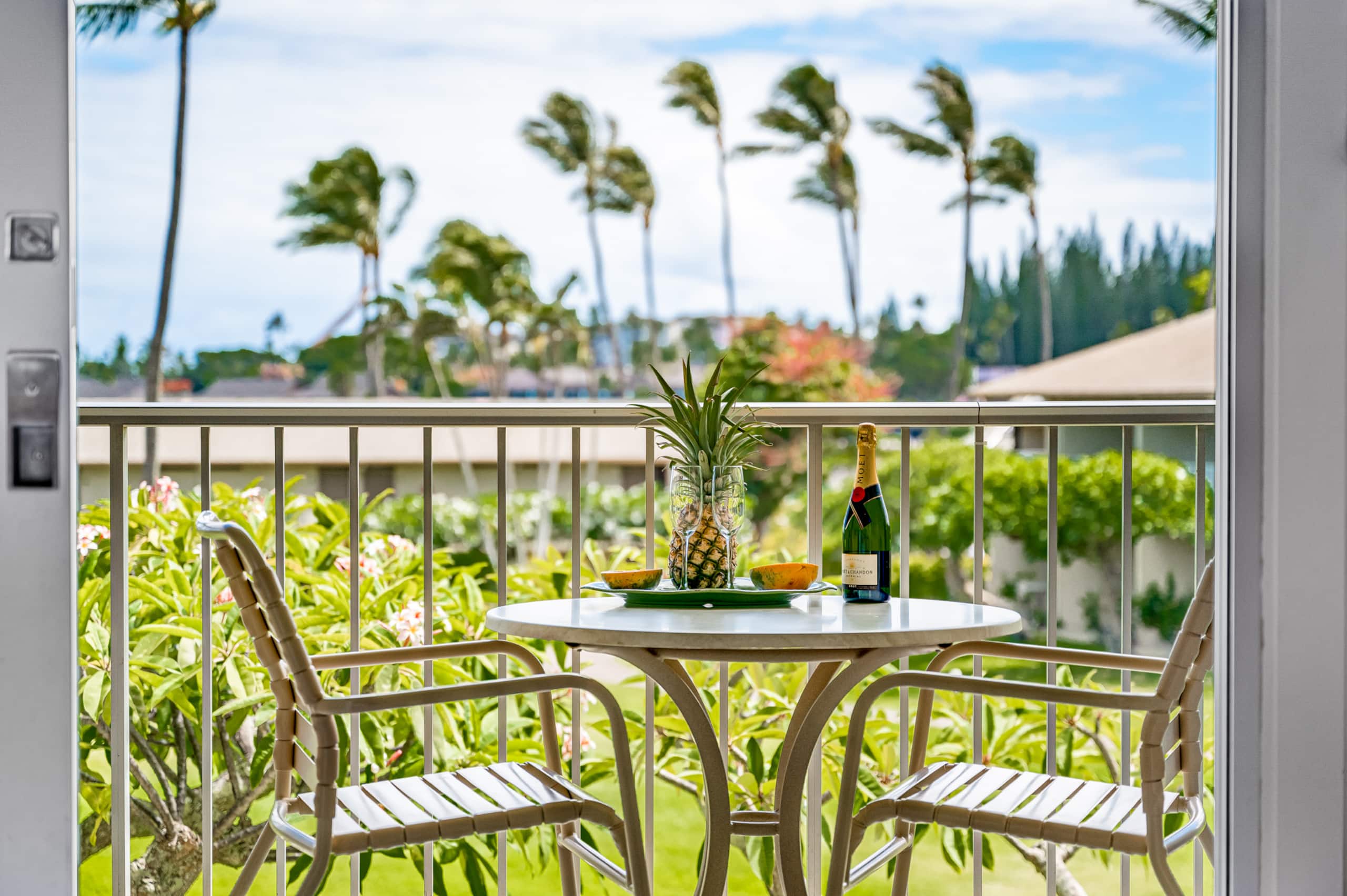 Condo in Lahaina · ★4.98 · Studio · 1 bed · 1 bath - Image 20