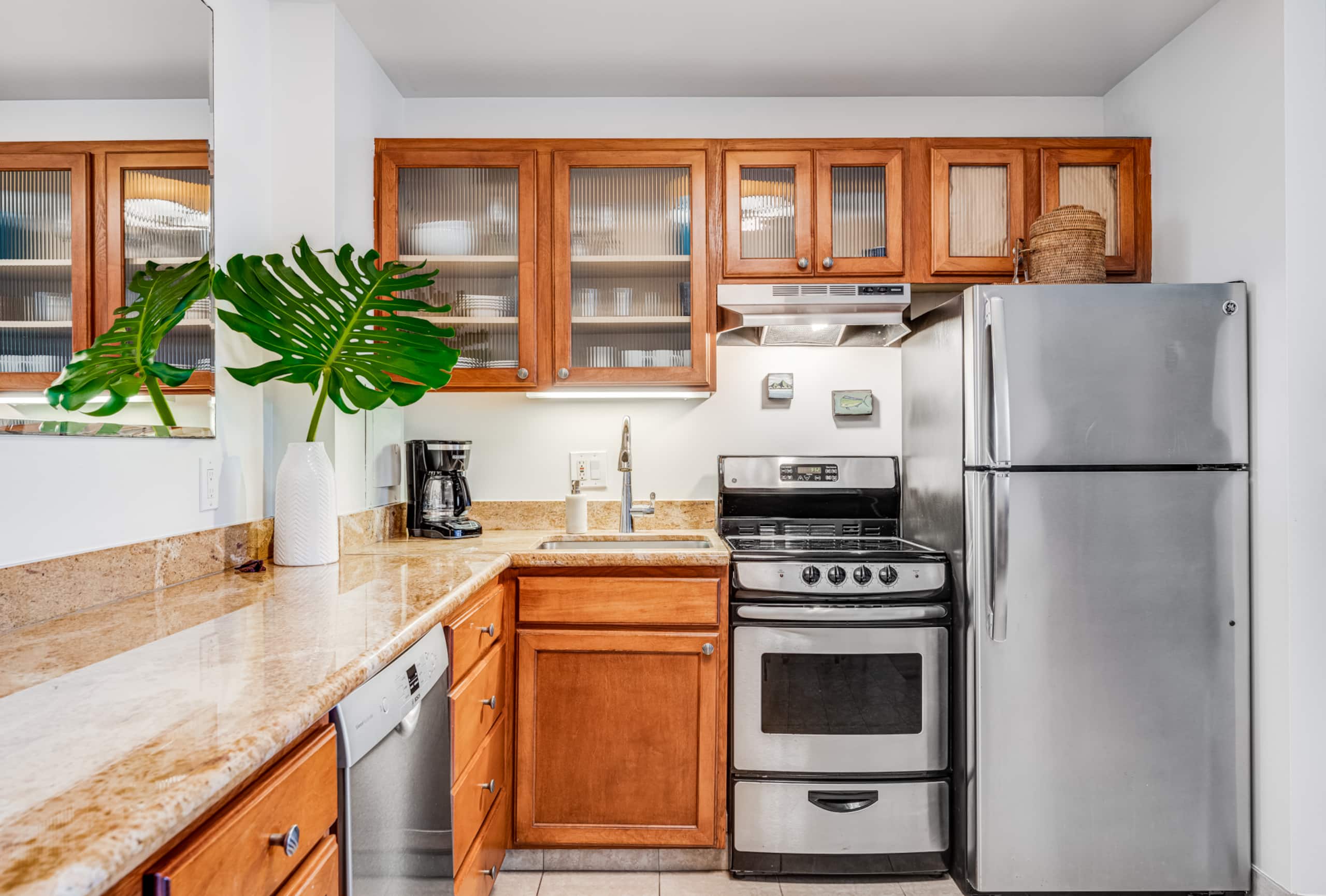 Condo in Lahaina · ★4.98 · Studio · 1 bed · 1 bath - Image 9