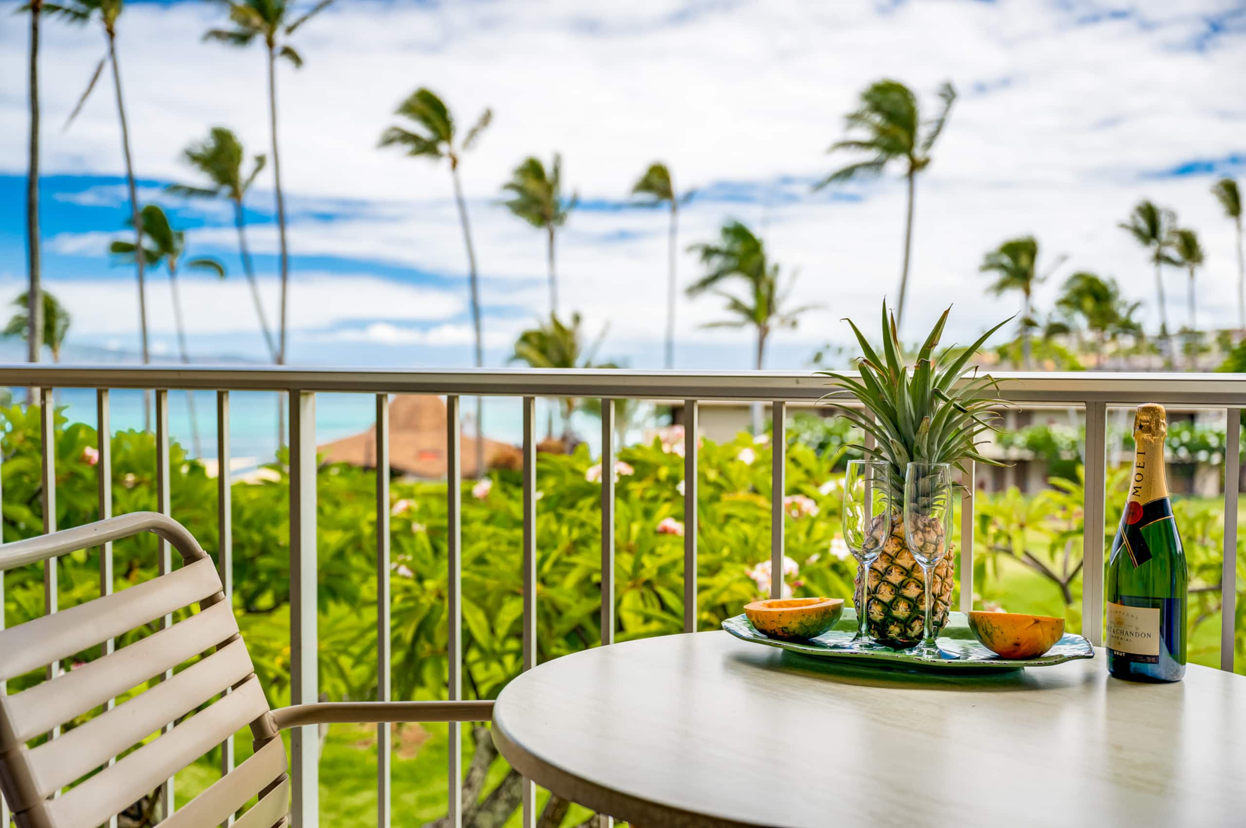 Condo in Lahaina · ★4.98 · Studio · 1 bed · 1 bath - Image 25