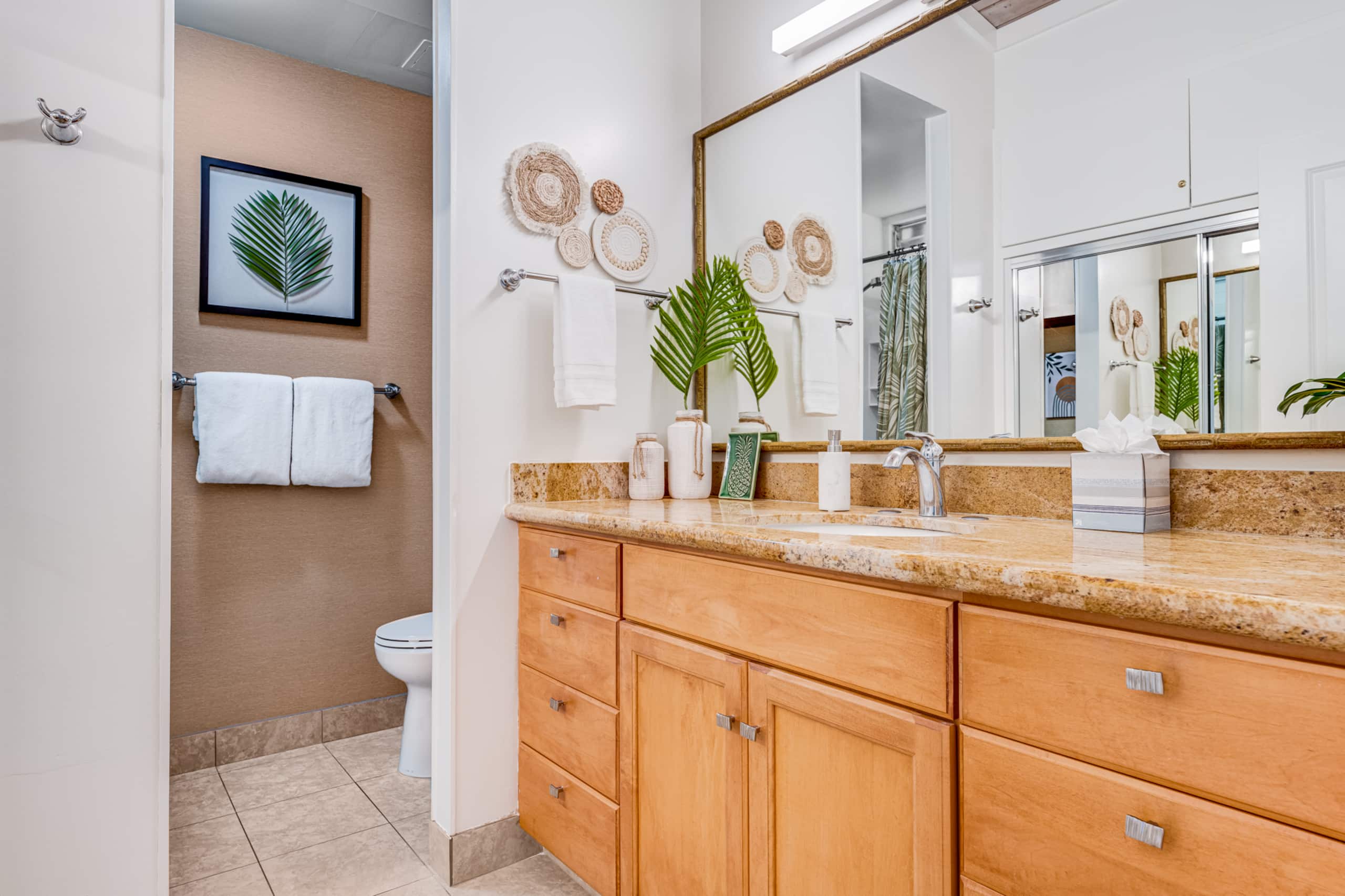 Condo in Lahaina · ★4.98 · Studio · 1 bed · 1 bath - Image 16