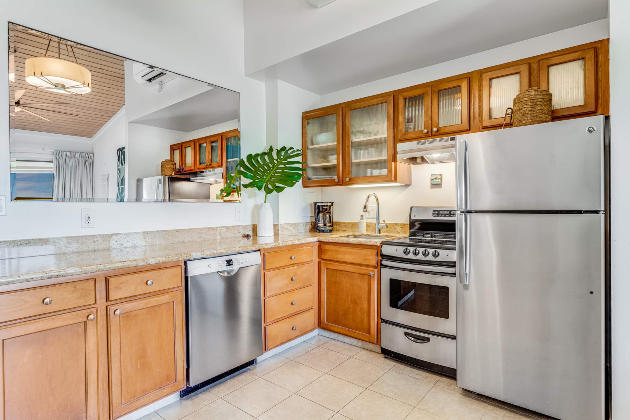 Condo in Lahaina · ★4.98 · Studio · 1 bed · 1 bath - Image 11