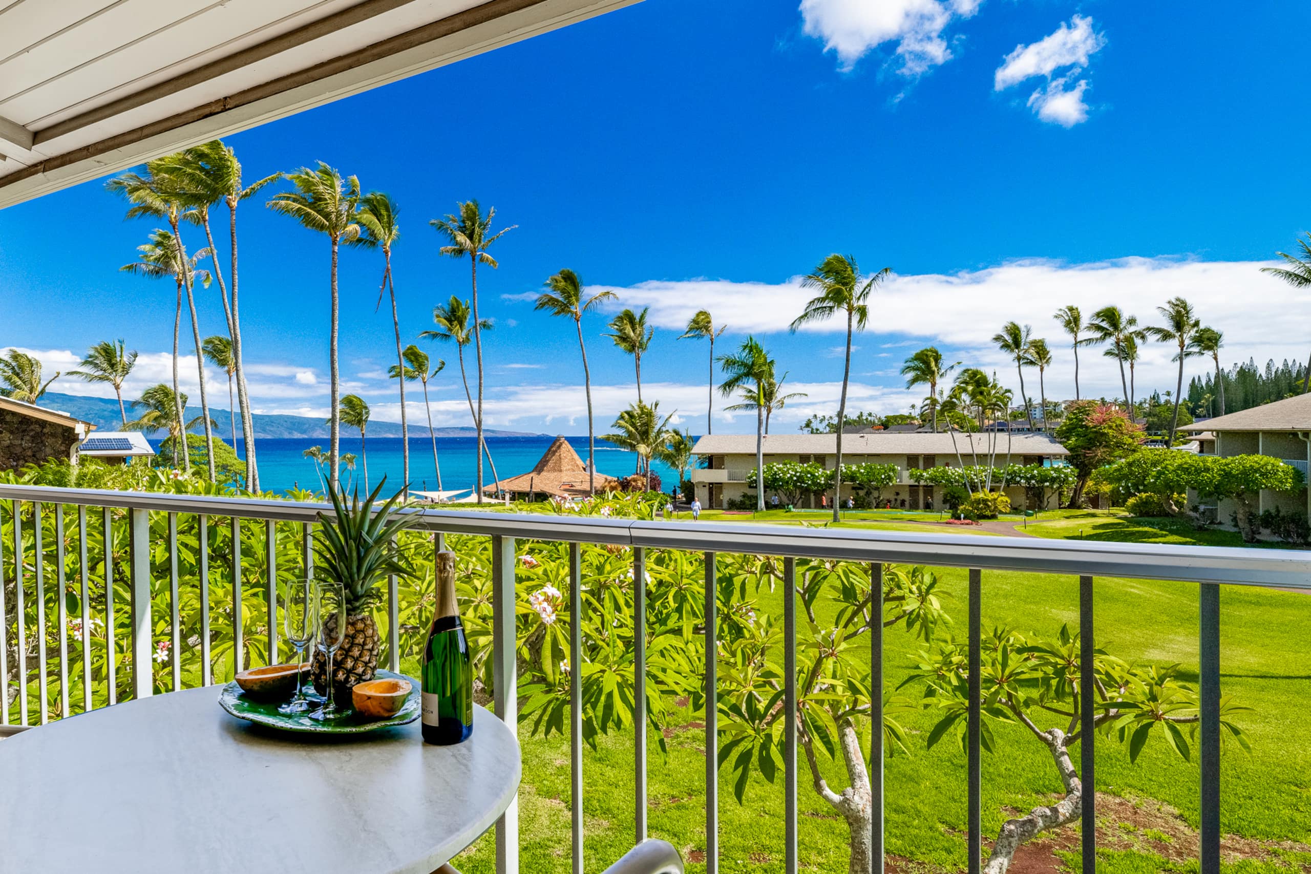 Condo in Lahaina · ★4.98 · Studio · 1 bed · 1 bath - Image 24