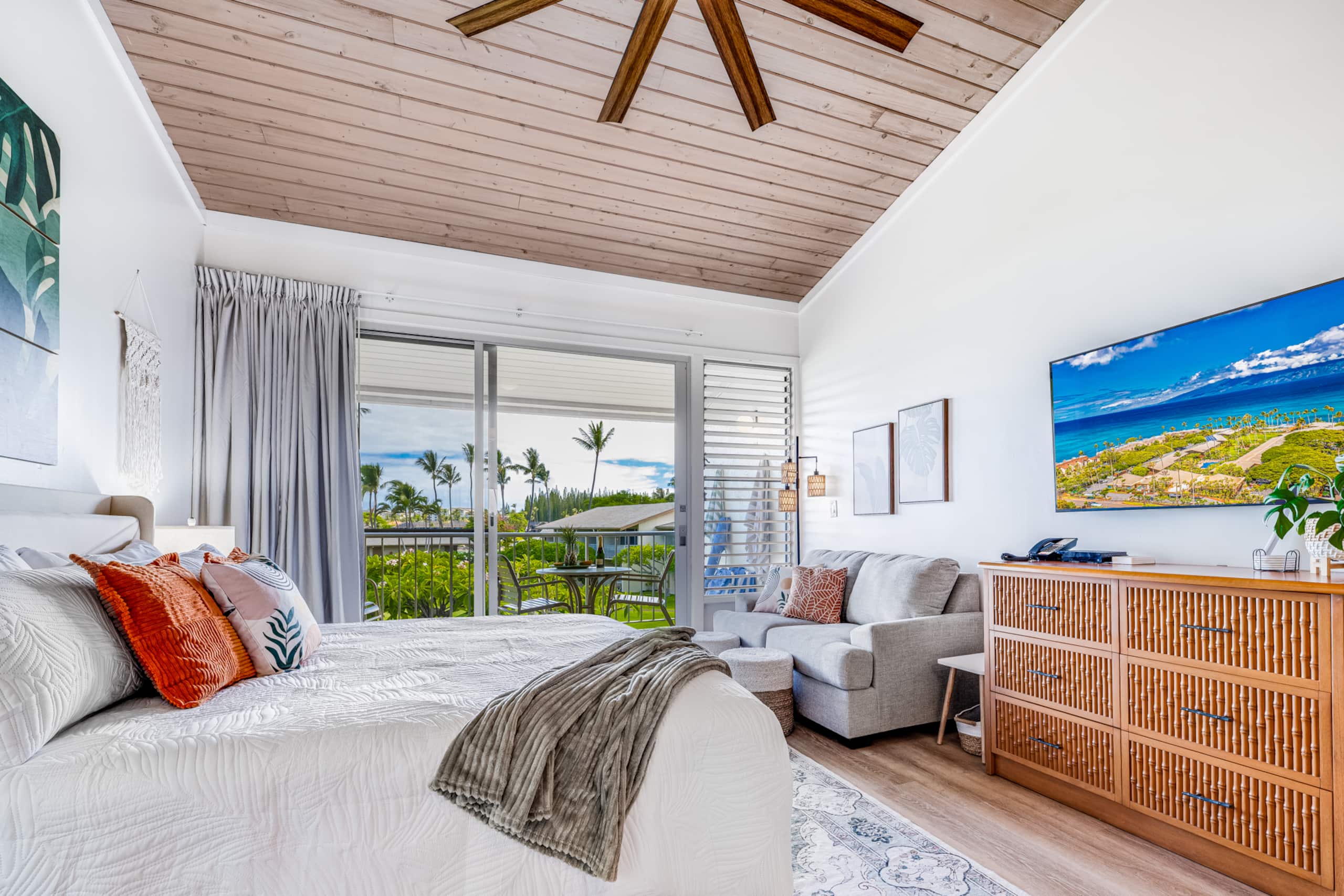 Condo in Lahaina · ★4.98 · Studio · 1 bed · 1 bath - Image 6