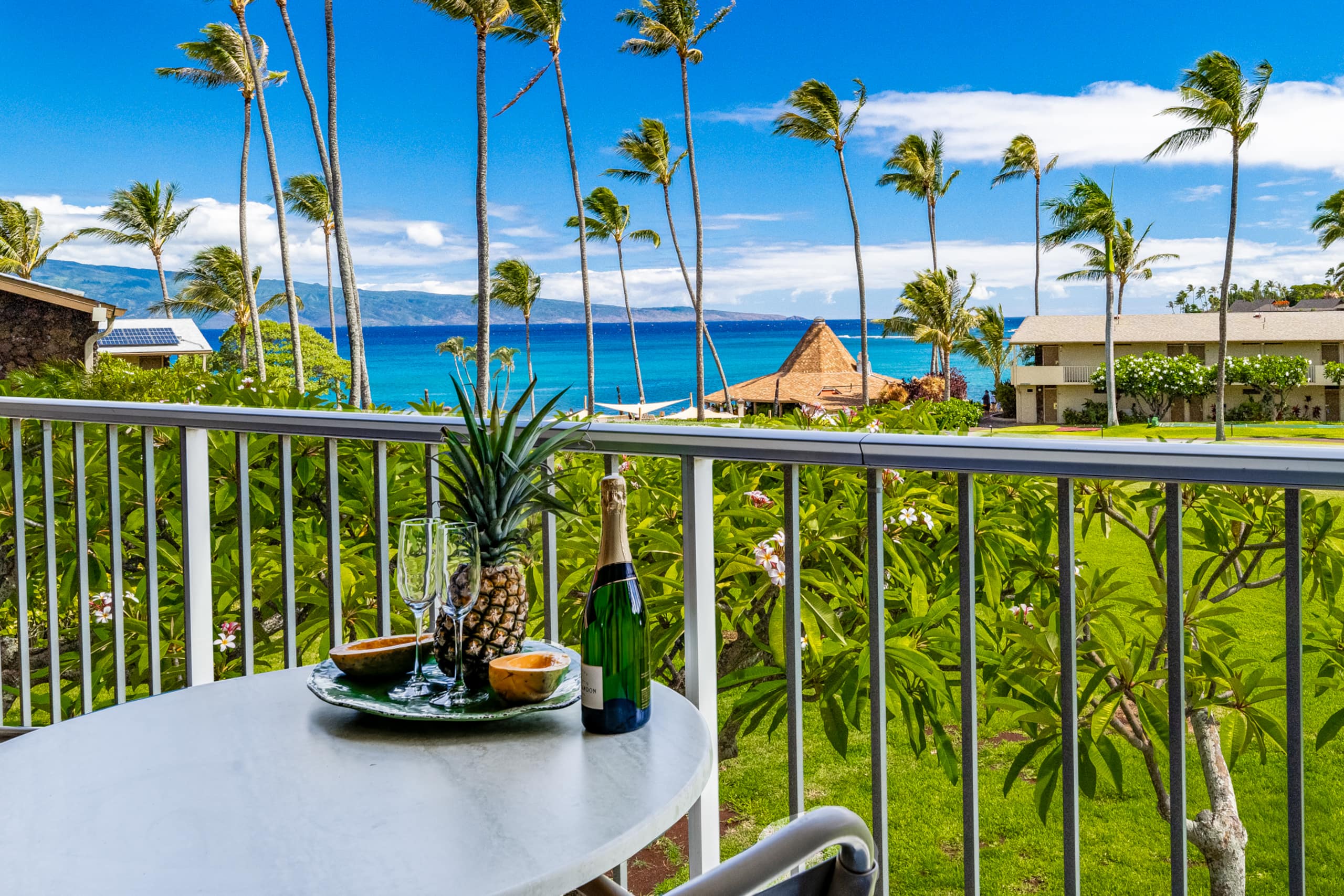 Condo in Lahaina · ★4.98 · Studio · 1 bed · 1 bath - Image 21