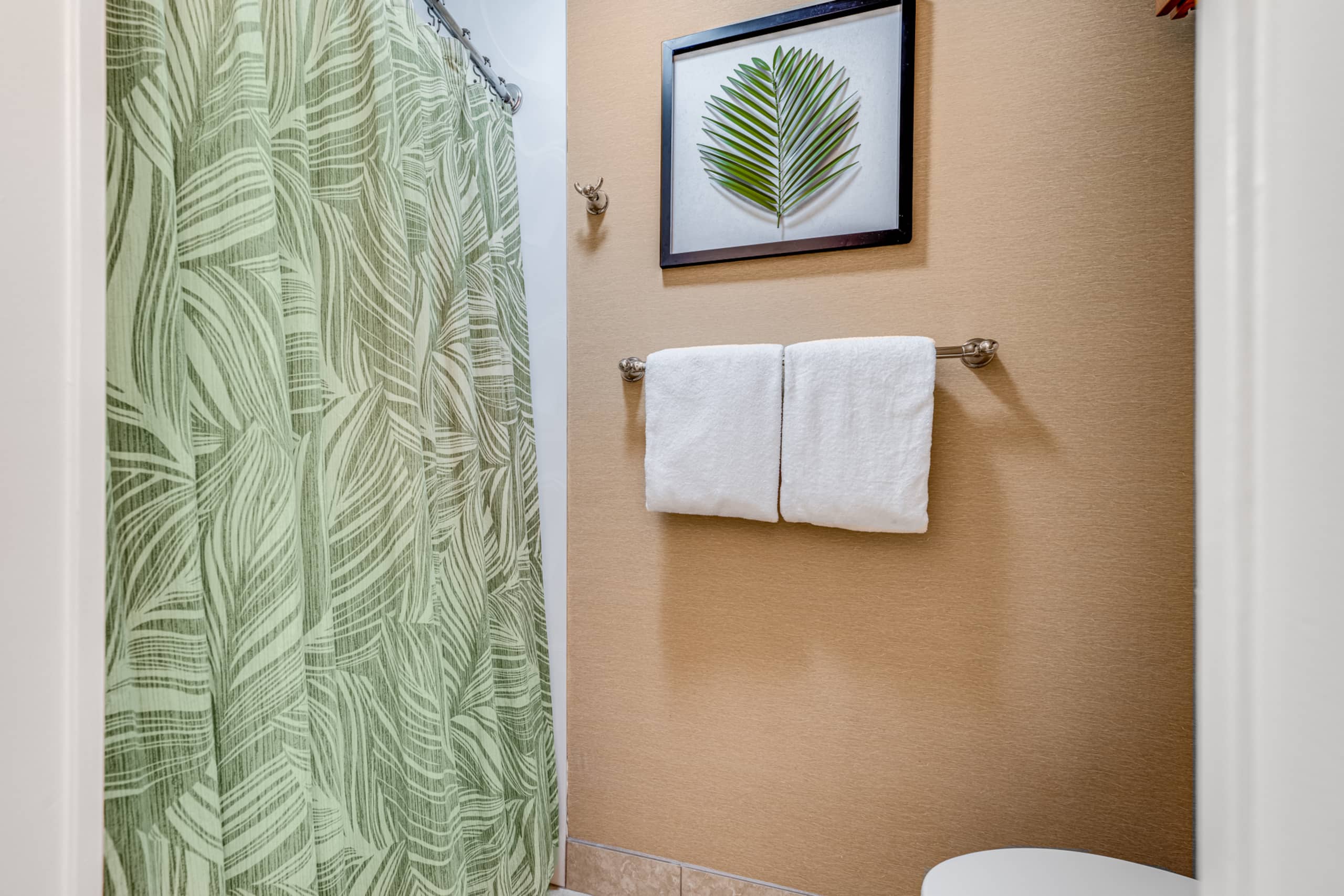 Condo in Lahaina · ★4.98 · Studio · 1 bed · 1 bath - Image 17