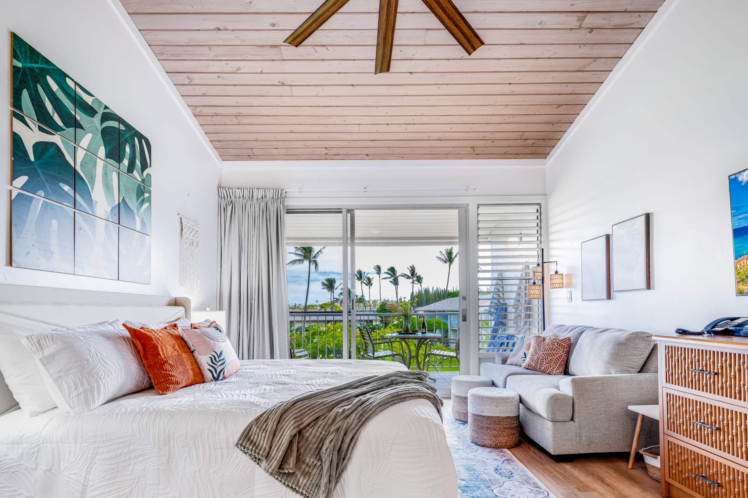 Condo in Lahaina · ★4.98 · Studio · 1 bed · 1 bath - Image 3