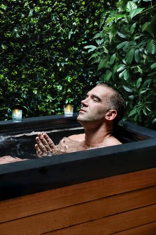 Luxury Escape | Cold Plunge & Sauna | 100″ Theater gallery image 5