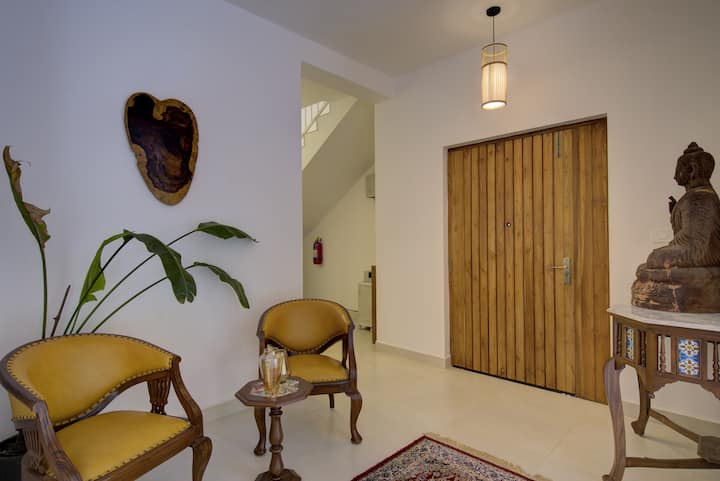 Living room image 6