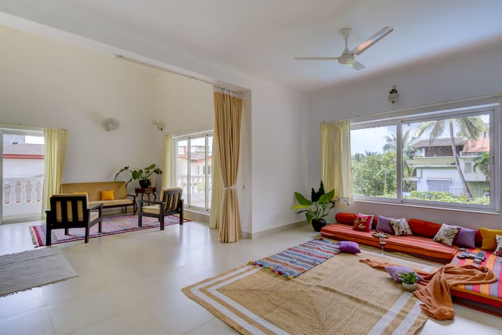 Living room image 8