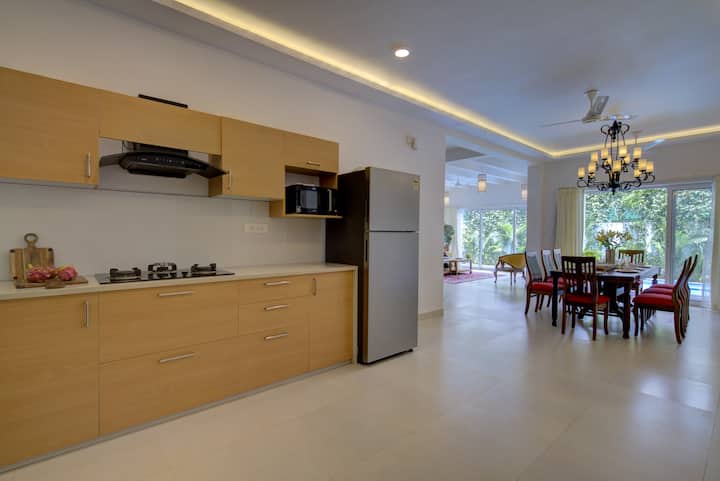 Full kitchen image 2