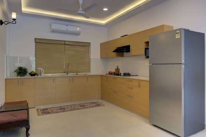 Full kitchen image 1