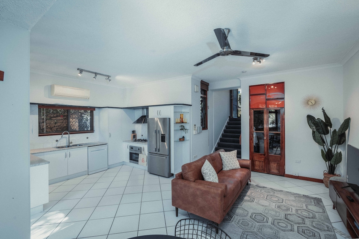 Top performing Airbnb: Garden Nook/Walk2TownsvilleStrand/Pool/Oceanviews in North Ward