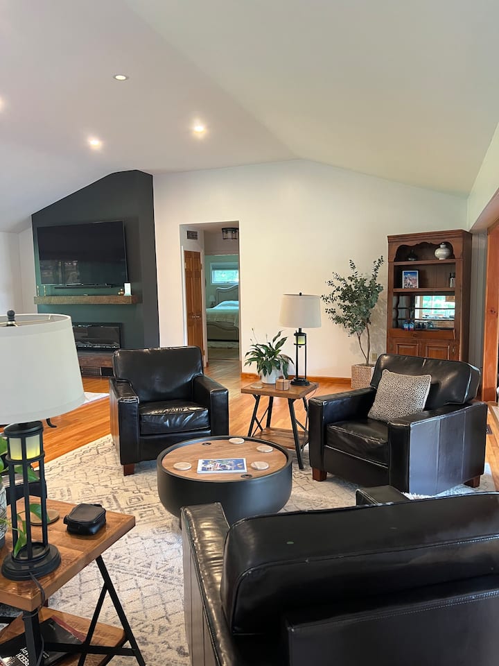 A Nestled Retreat On 15 Acres - Bethel, CT