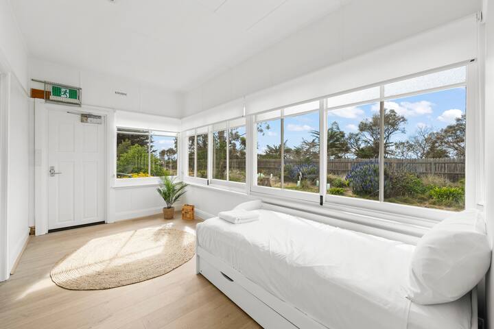 Cooinda Coastal Retreat gallery image 5