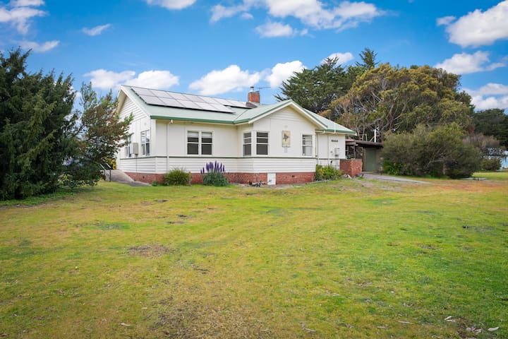 Cooinda Coastal Retreat gallery image 2