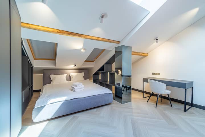 Serenade Old Town Apartment W/ac - Kaunas